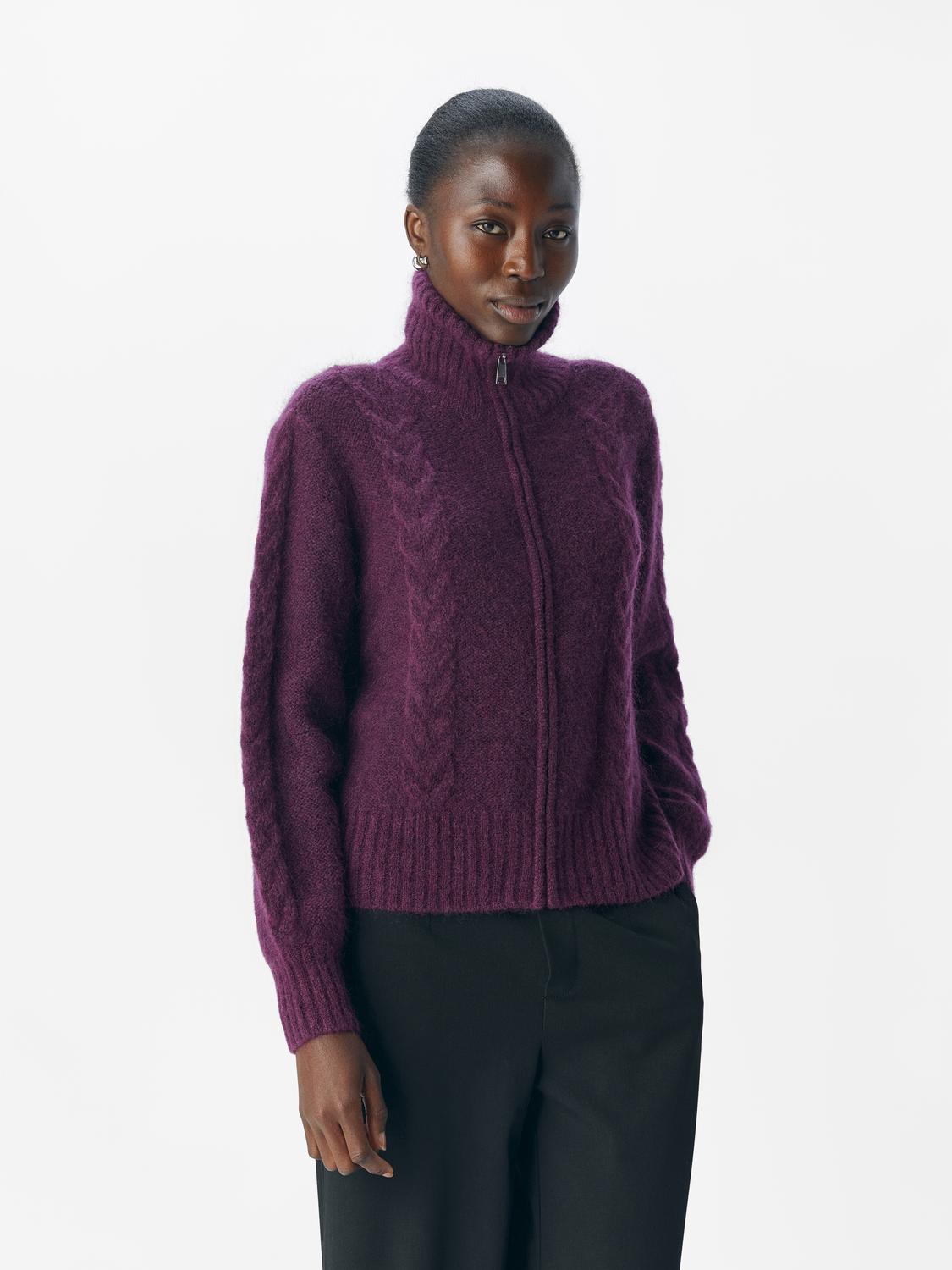 model_shot-front